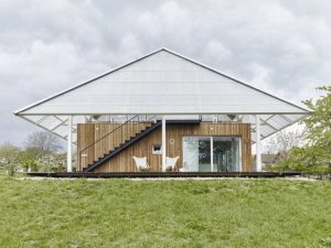 Transparent roof installed over a modern shed structure