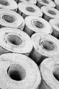 Synthetic white roofing felt rolls used for modern roof underlayment